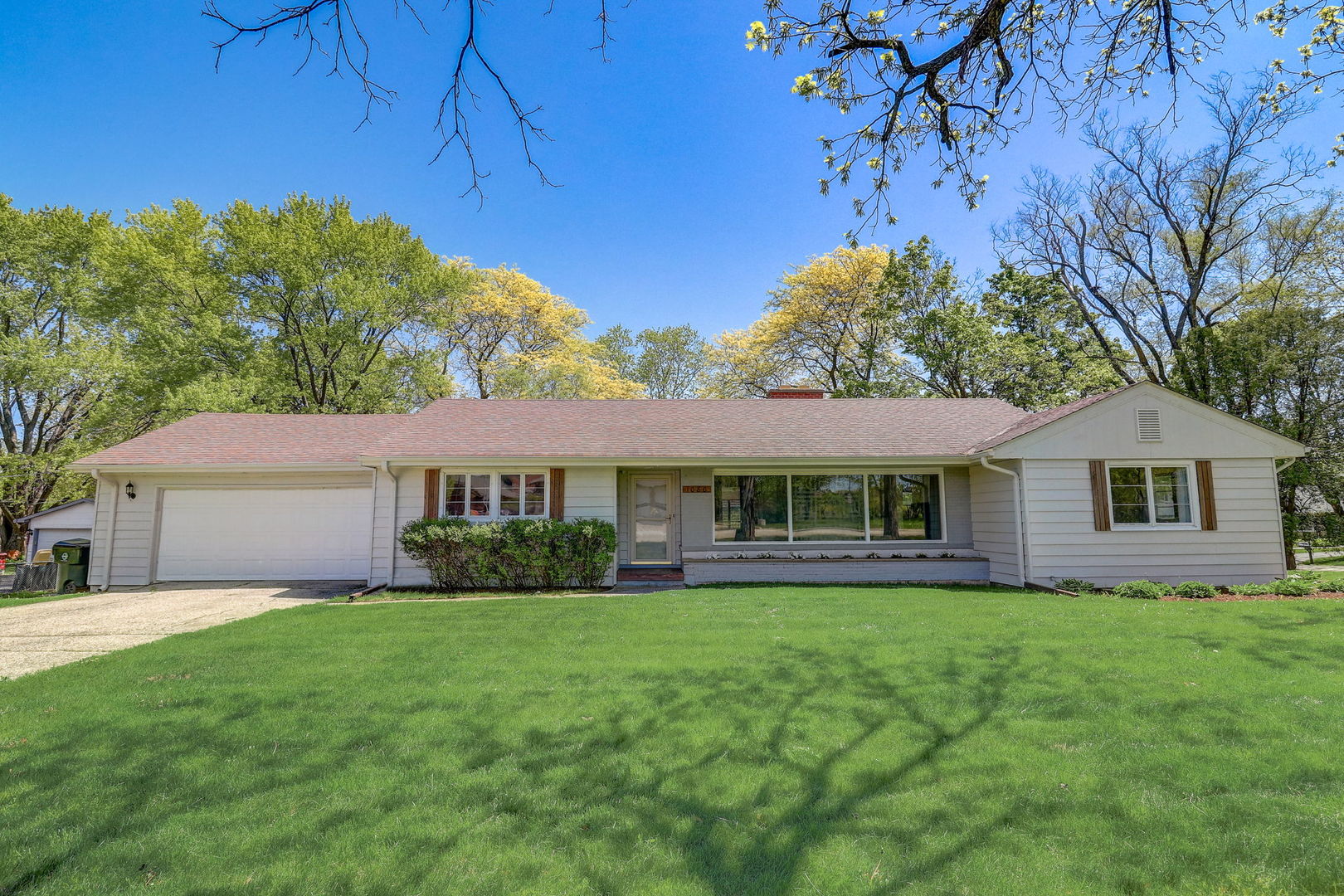 1080 Braeburn Road Mundelein, IL 60060 - Photo 3 of 31 Gallery Image 3