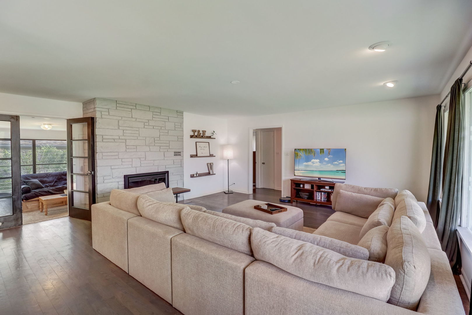 1080 Braeburn Road Mundelein, IL 60060 - Photo 8 of 31 Gallery Image 8