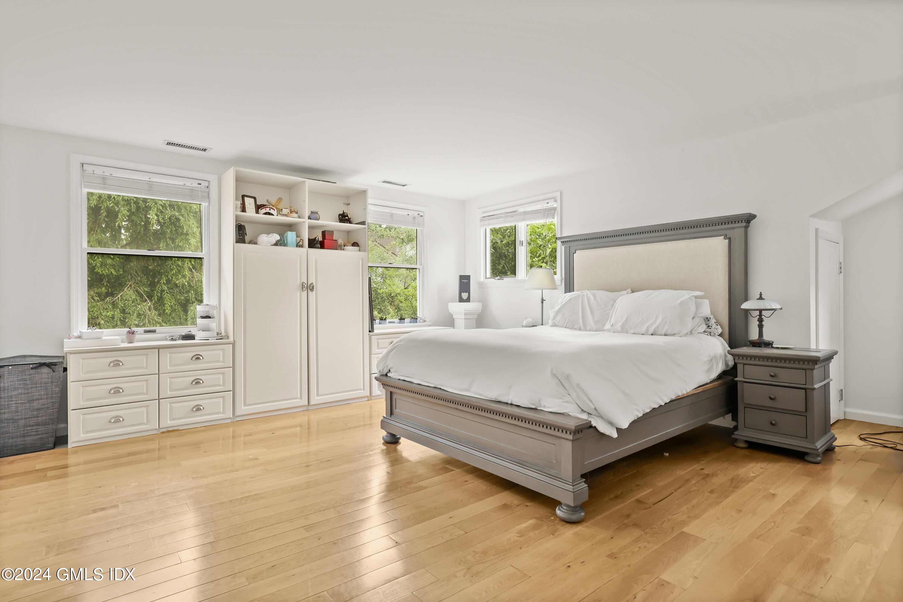 11 Gregory Road Cos Cob, CT 06807 - Photo 18 of 24 11 Gregory Rd Cos Cob CT 06807-print-010