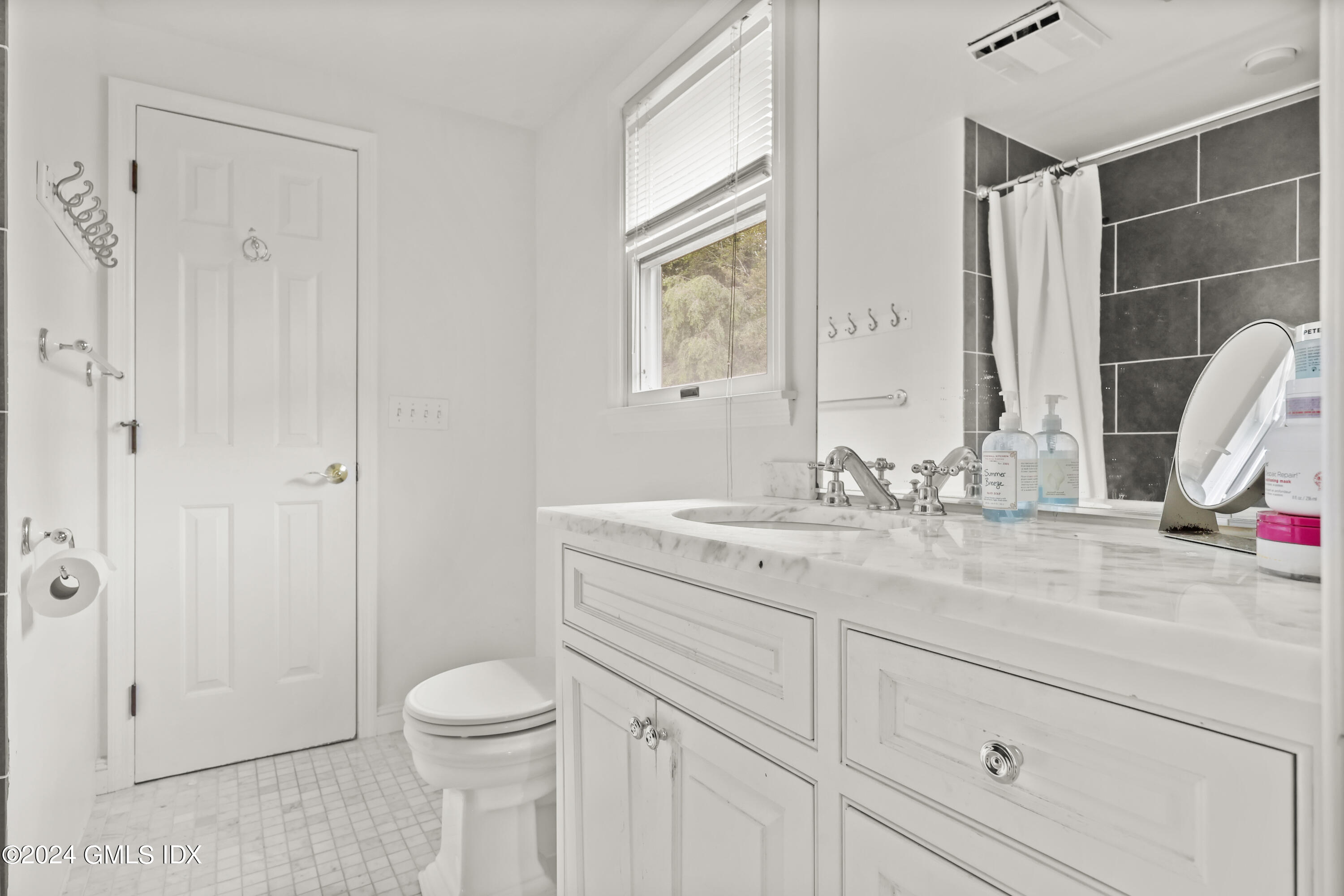 11 Gregory Road Cos Cob, CT 06807 - Photo 19 of 24 11 Gregory Rd Cos Cob CT 06807-print-011