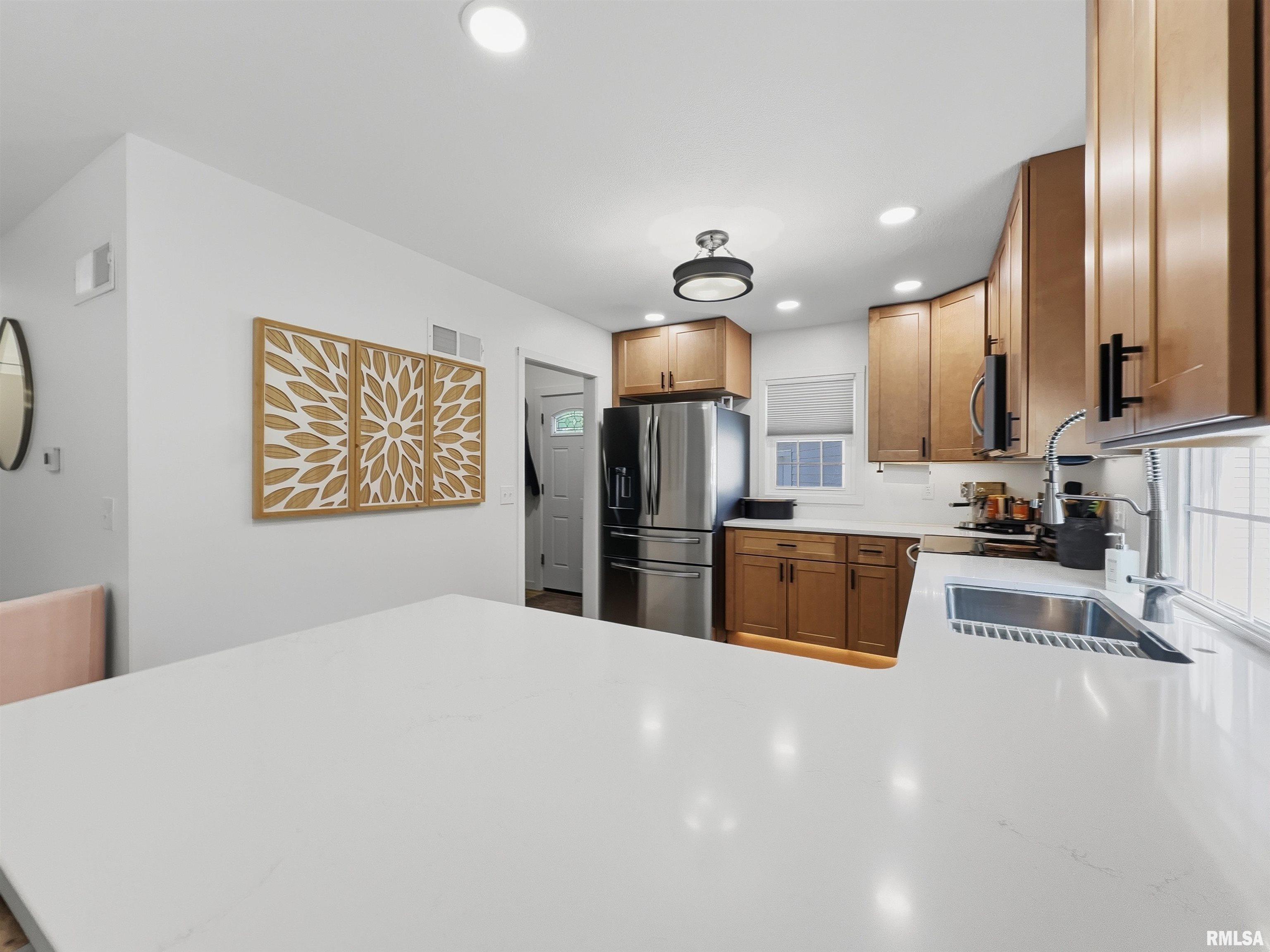 601 Spring Street Washington, IL 61571 - Photo 5 of 21 Gallery Image 5