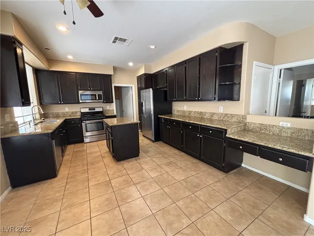 $1,950 | 2650 Ridgewater Circle, Henderson, NV 89074