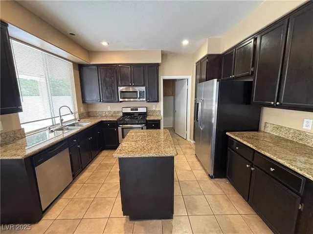 $1,950 | 2650 Ridgewater Circle, Henderson, NV 89074