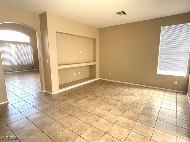 $1,950 | 2650 Ridgewater Circle, Henderson, NV 89074