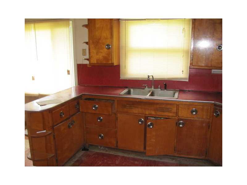 6444 Milhouse Road Indianapolis, IN 46221 - Photo 6 of 6 Gallery Image 6