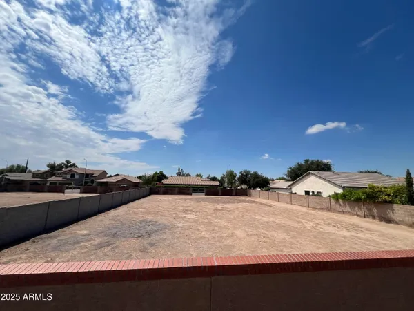 $290,000 | 1936 East Derringer Way, Unit 1, Chandler, AZ 85286