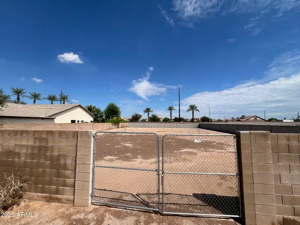 $290,000 | 1936 East Derringer Way, Unit 1, Chandler, AZ 85286