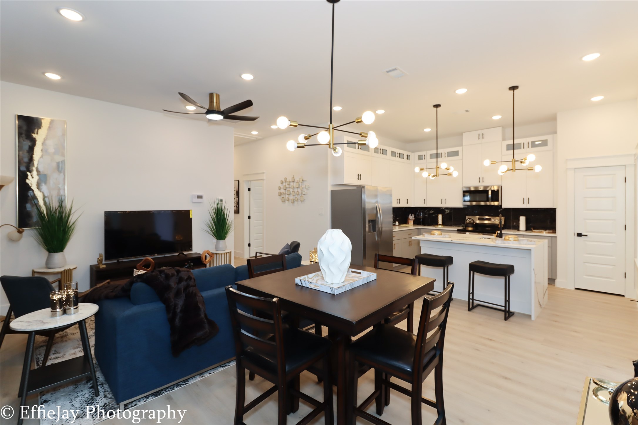 4834 Higgins Street, Unit B Houston, TX 77033 - Photo 3 of 19