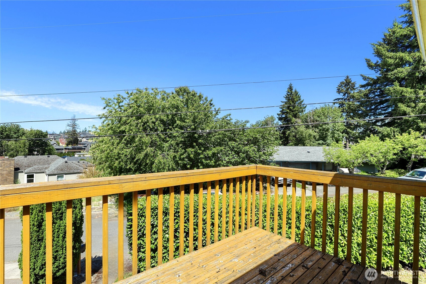 2533 Fir Avenue Bremerton, WA 98310 - Photo 19 of 38 a view of a balcony with wooden fence