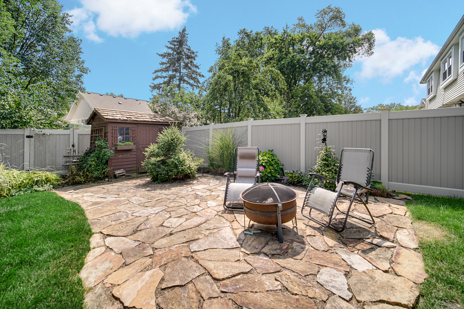 1167 Longtree Lane Wheeling, IL 60090 - Photo 23 of 26