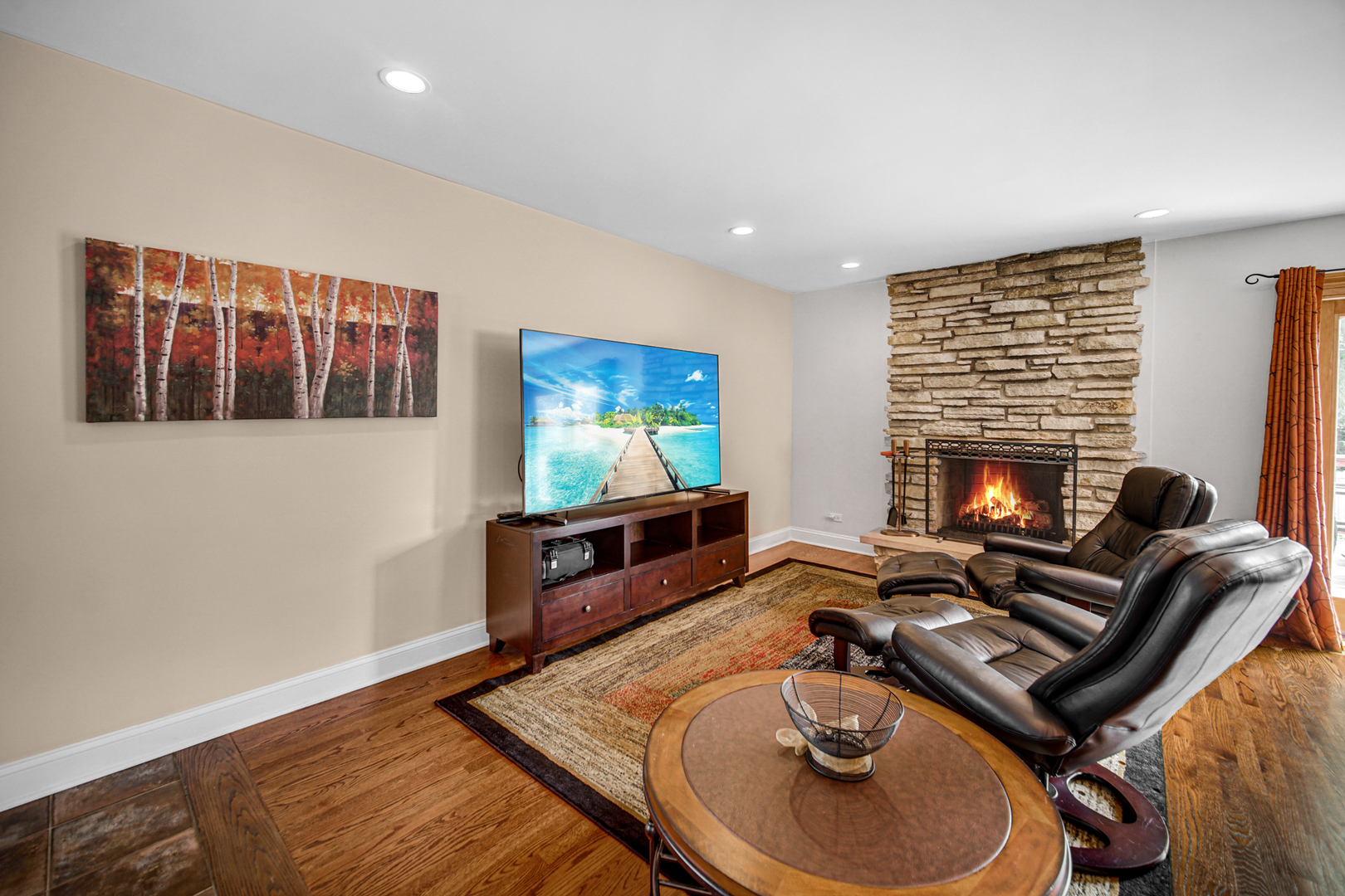 1167 Longtree Lane Wheeling, IL 60090 - Photo 5 of 26