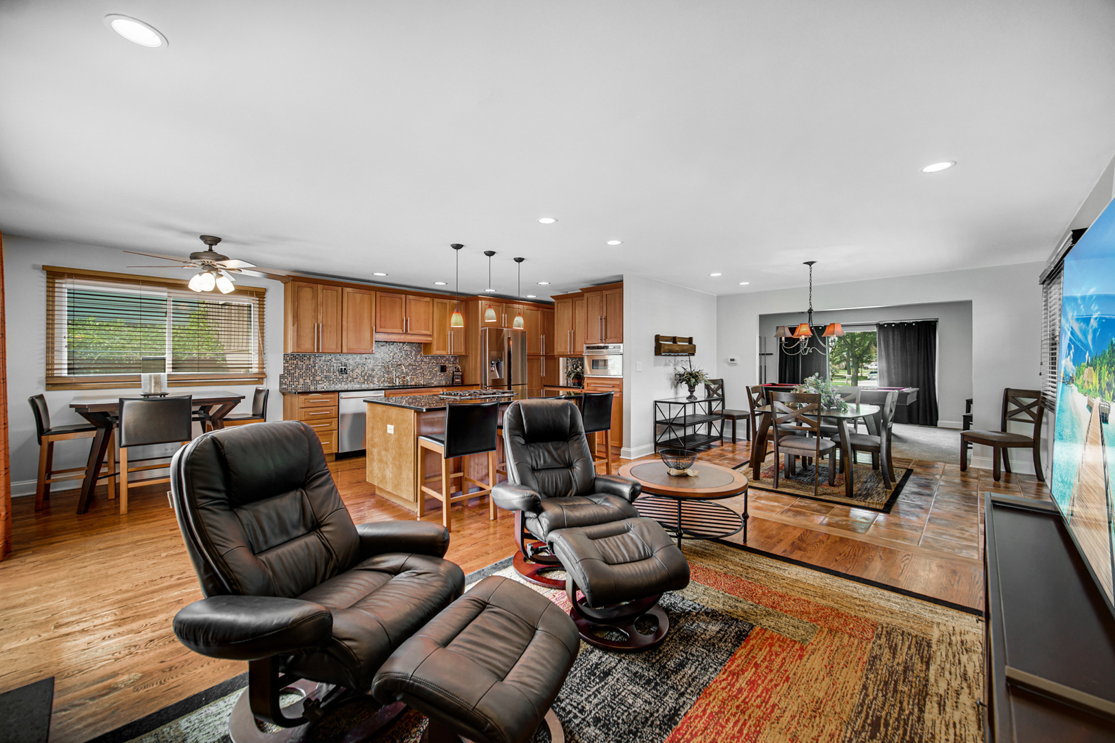 1167 Longtree Lane Wheeling, IL 60090 - Photo 6 of 26