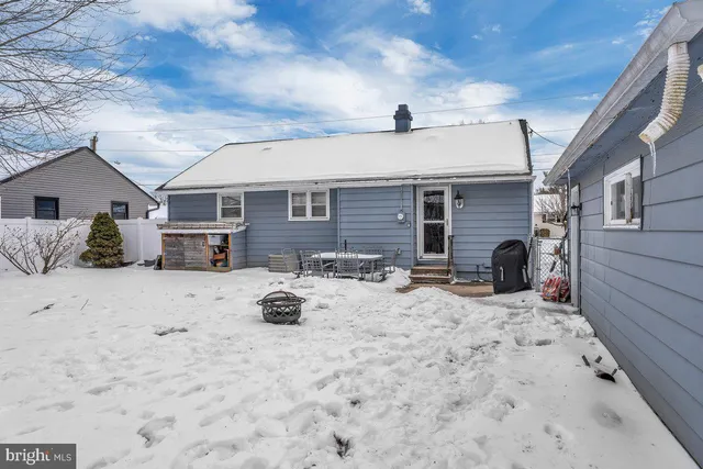 $325,000 | 319 Drexel Avenue, Blackwood, NJ 08012