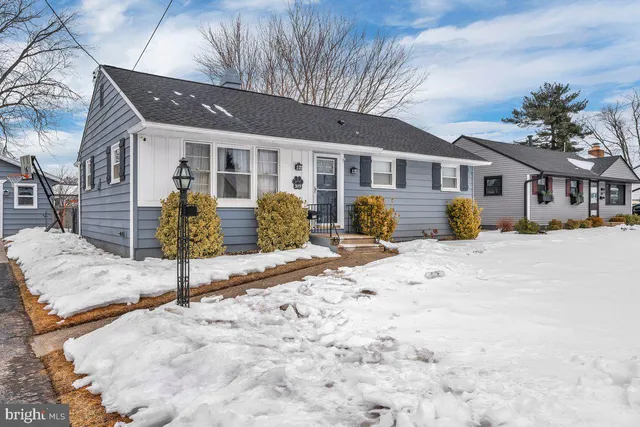 $325,000 | 319 Drexel Avenue, Blackwood, NJ 08012