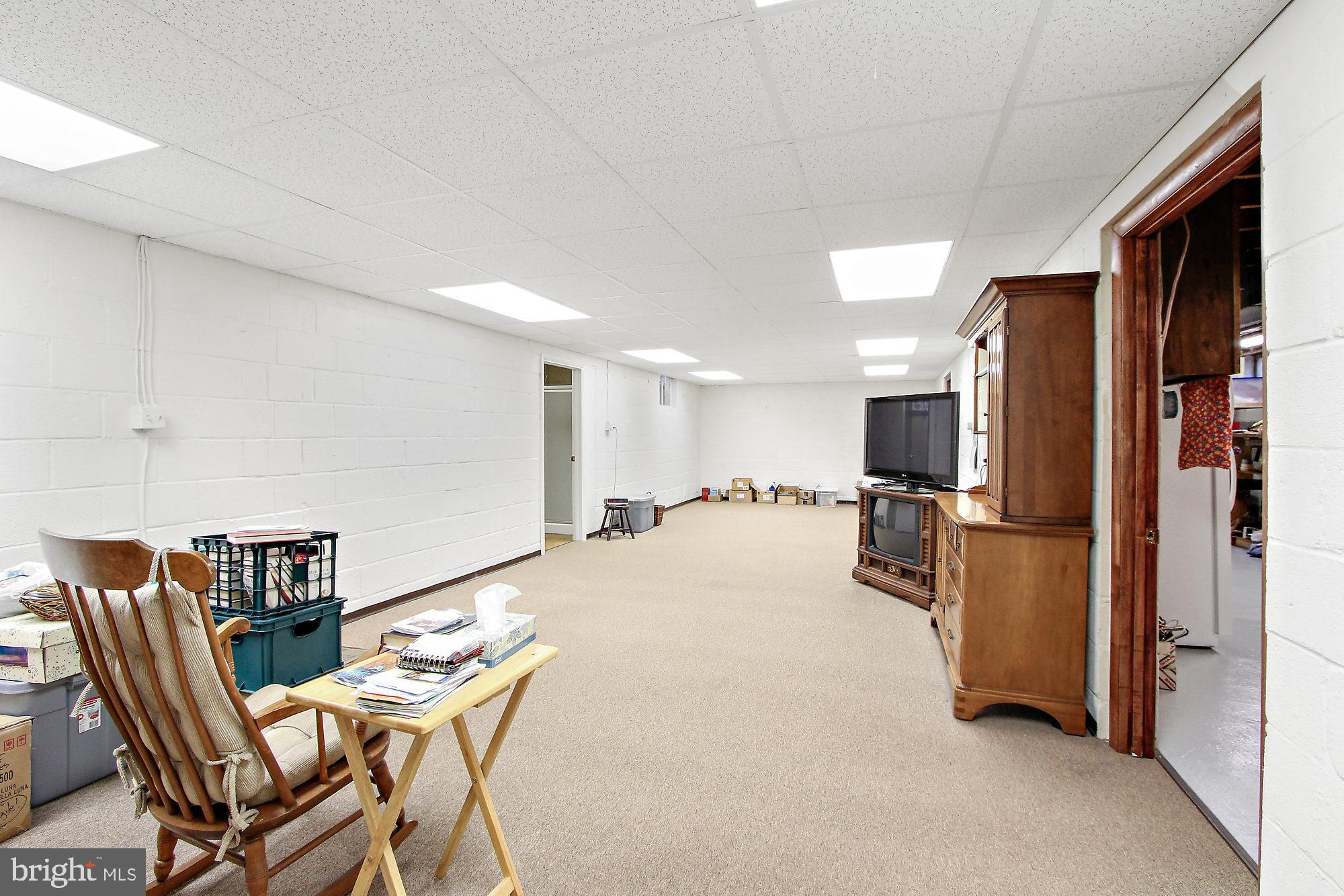 2401 Cambridge Road York, PA 17402 - Photo 19 of 28 Gallery Image 19