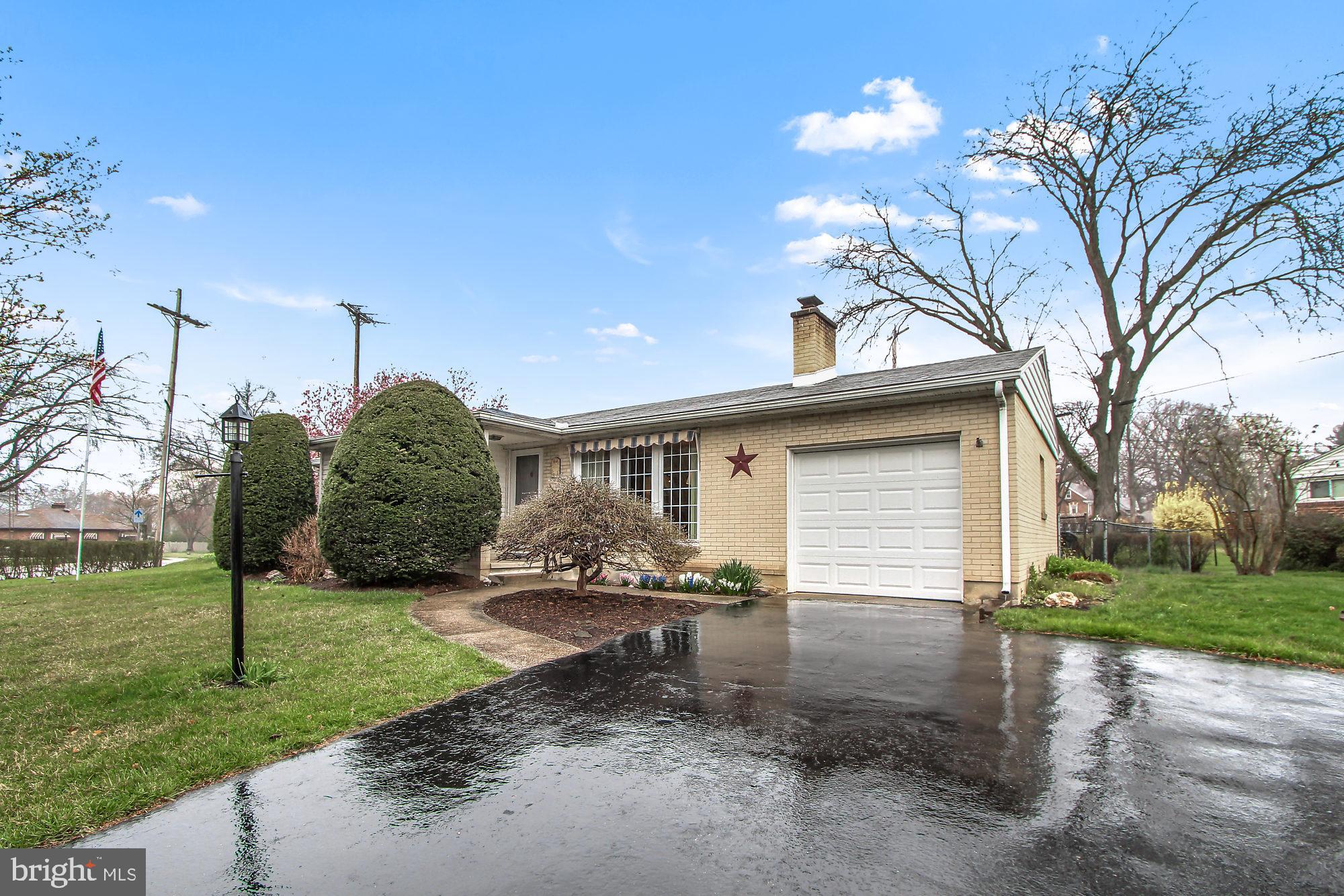 2401 Cambridge Road York, PA 17402 - Photo 3 of 28 Gallery Image 3