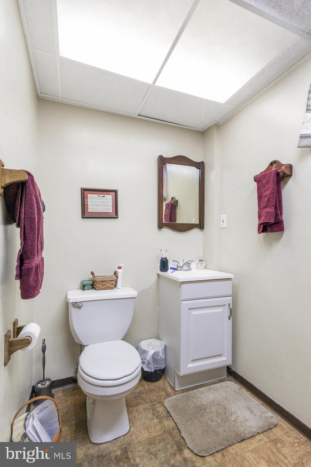 2401 Cambridge Road York, PA 17402 - Photo 22 of 28 Gallery Image 22