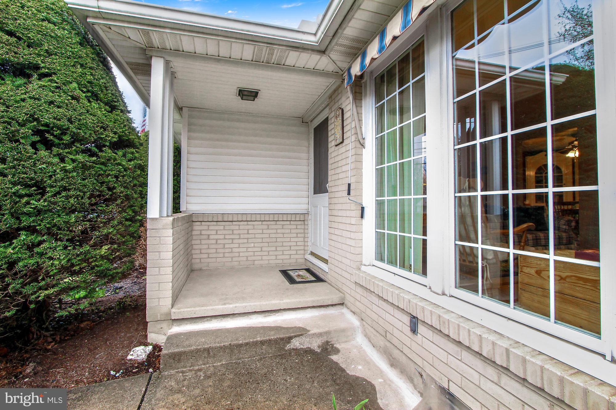2401 Cambridge Road York, PA 17402 - Photo 4 of 28 Gallery Image 4