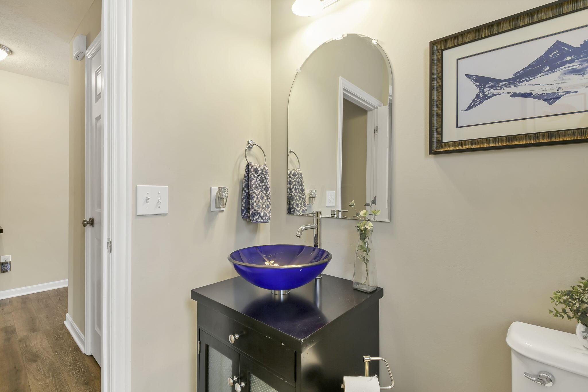 4938 Farview Road Columbus, OH 43231 - Photo 16 of 73 17-web-or-mls-5D9A2666