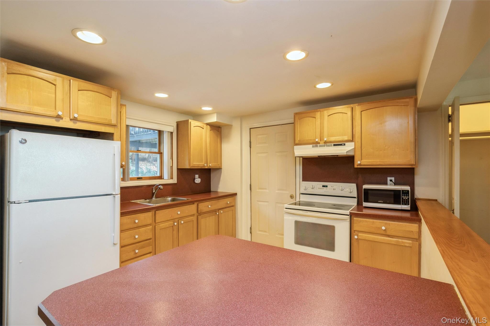 115 Clarendon Road Ronkonkoma, NY 11779 - Photo 26 of 45 Legal 1 Bedroom Apartment