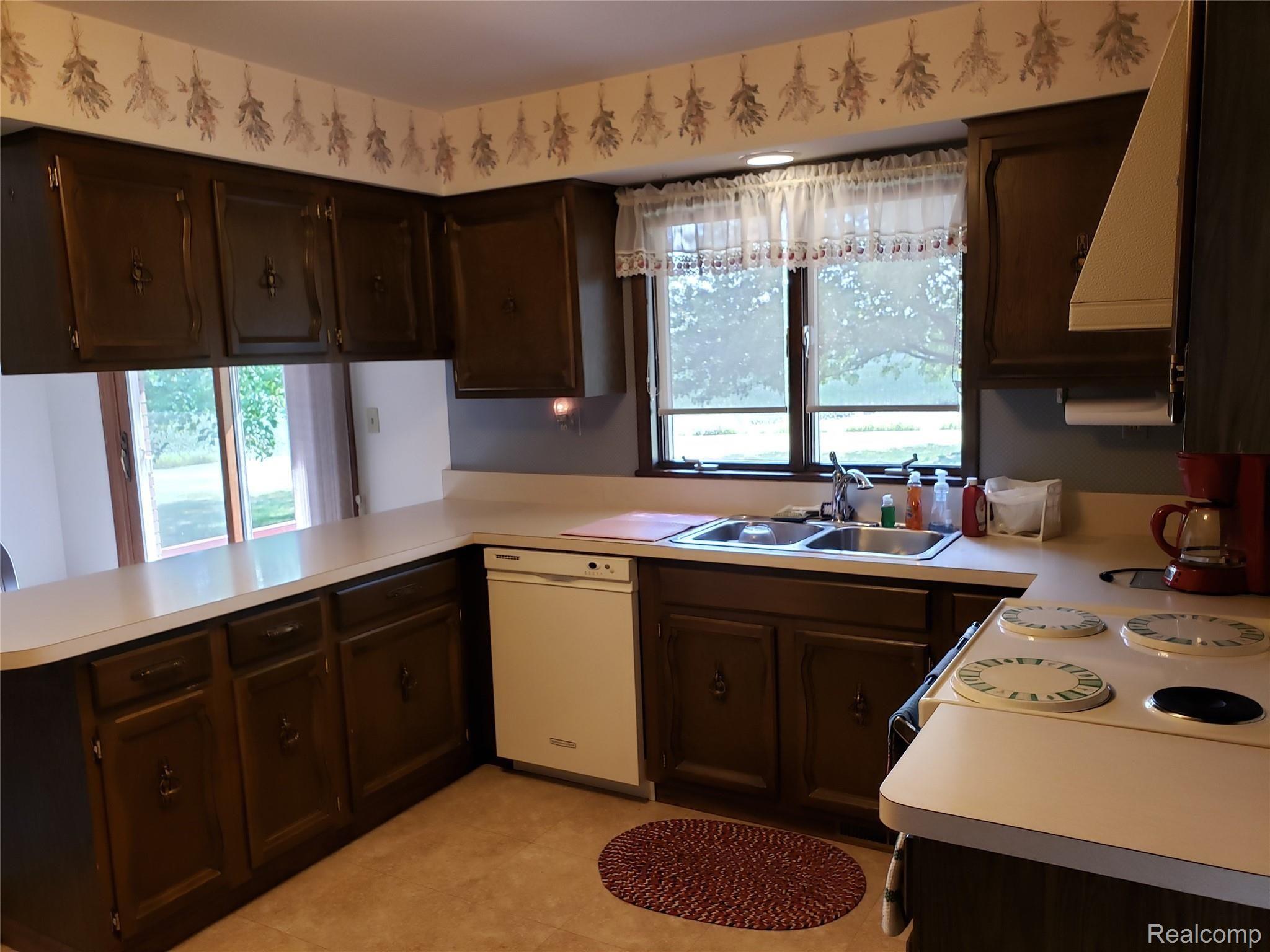 1919 Sandy Creek Road Monroe, MI 48162 - Photo 5 of 22 20190913_144733.jpg
