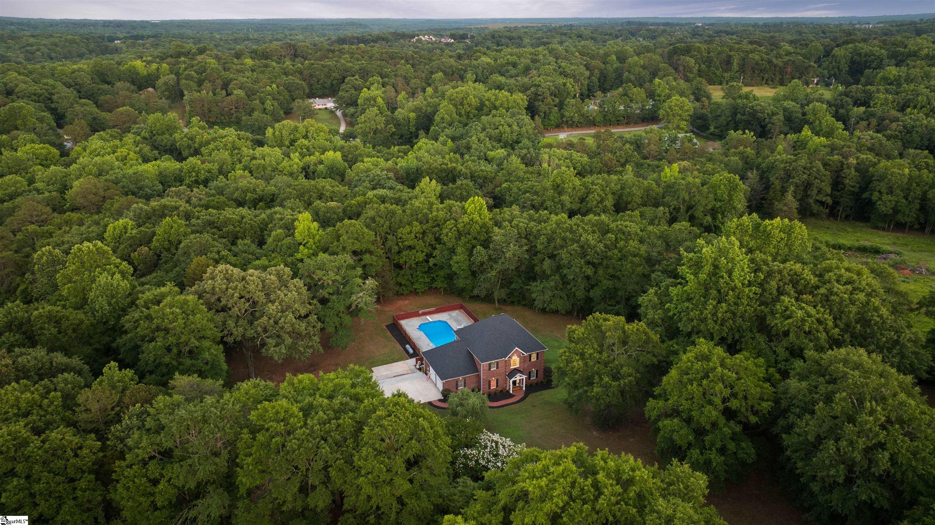 453 Circle Road Greer, SC 29651 - Photo 3 of 29