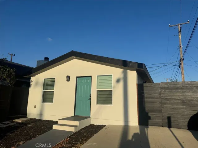 $2,350 | 8100 East Token Street, Long Beach, CA 90808