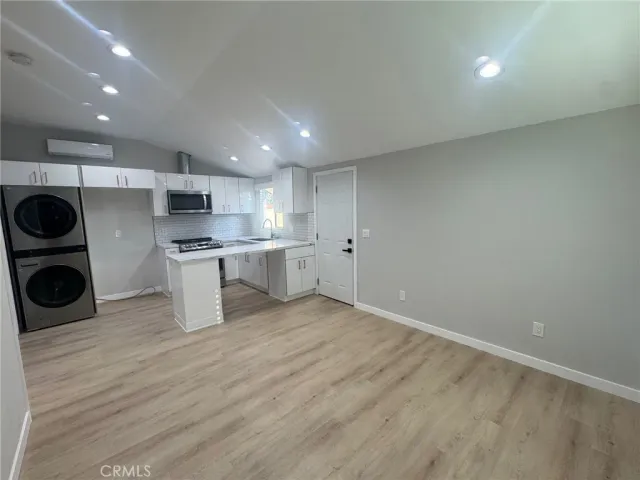 $2,350 | 8100 East Token Street, Long Beach, CA 90808