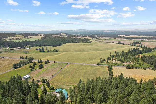 $1,350,000 | 20141 North Bernhill Road, Colbert, WA 99005