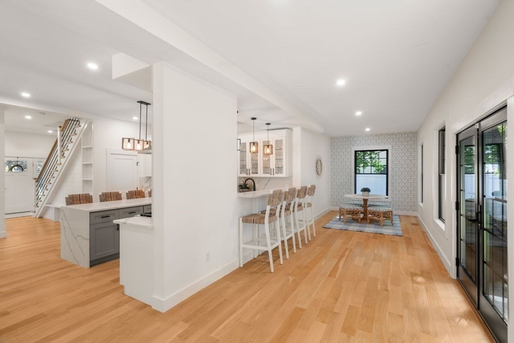 283 Walnut Street Wellesley, MA 02481 - Photo 11 of 33