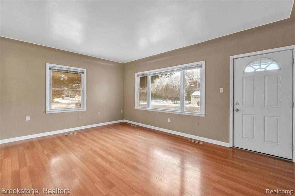 1395 Dawes Avenue Rochester Hills, MI 48307 - Photo 6 of 36