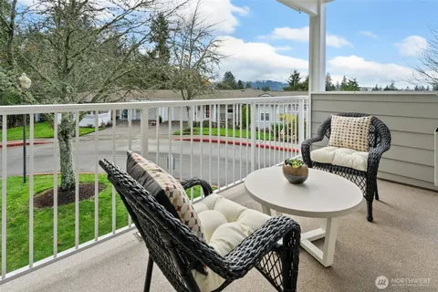 $525,000 | 22535 Southeast Highland Circle, Unit 206, Issaquah, WA 98029