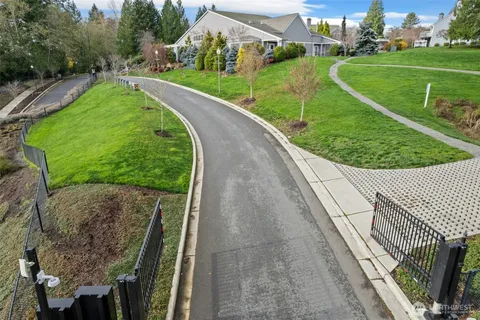 $525,000 | 22535 Southeast Highland Circle, Unit 206, Issaquah, WA 98029