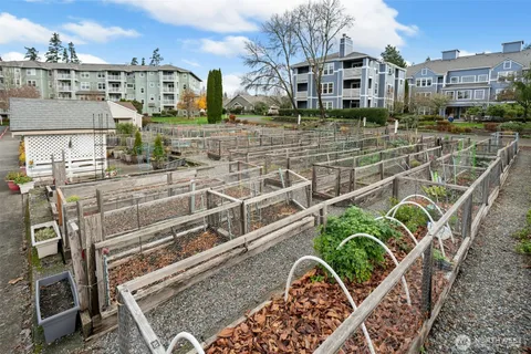 $525,000 | 22535 Southeast Highland Circle, Unit 206, Issaquah, WA 98029