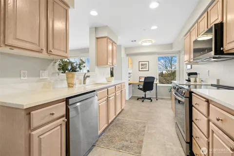 $525,000 | 22535 Southeast Highland Circle, Unit 206, Issaquah, WA 98029