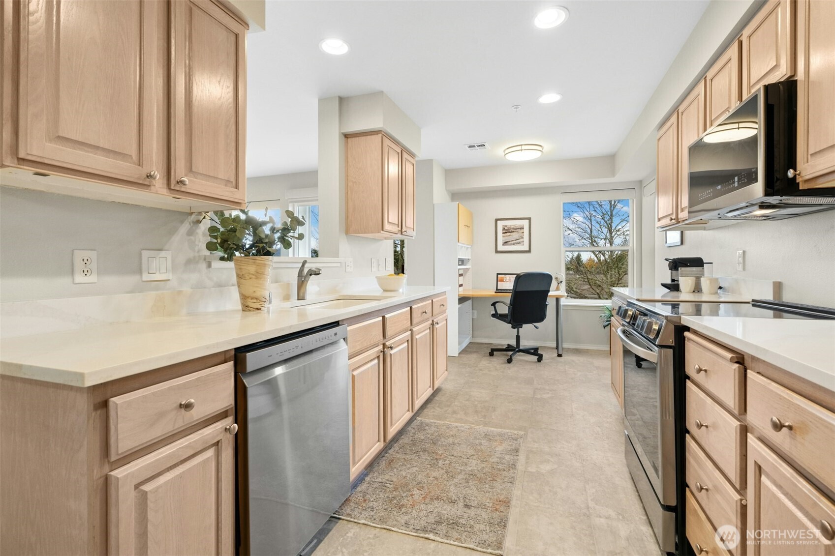 22535 Southeast Highland Circle, Unit 206 Issaquah, WA 98029 - Photo 6 of 31