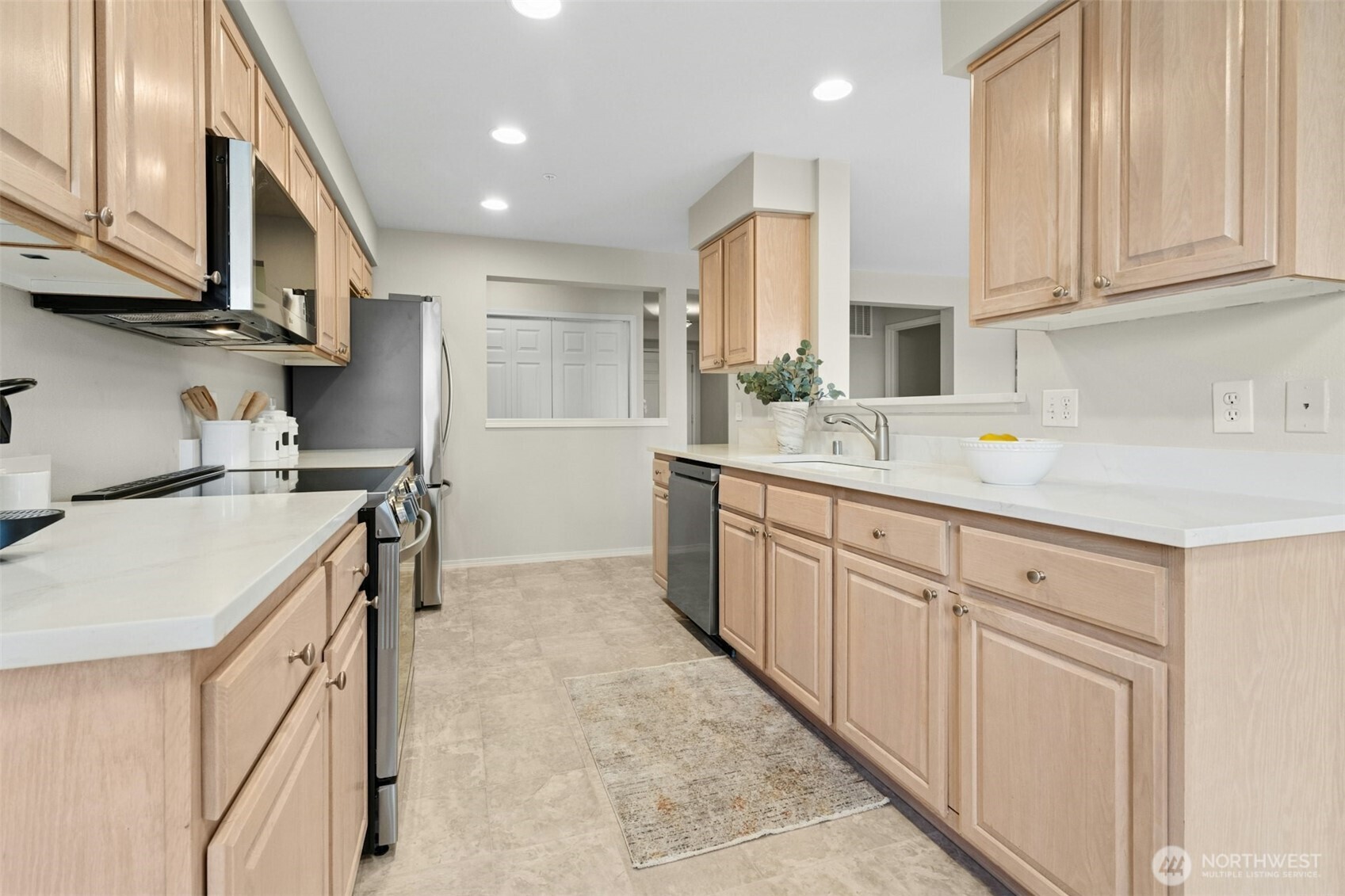 22535 Southeast Highland Circle, Unit 206 Issaquah, WA 98029 - Photo 7 of 31