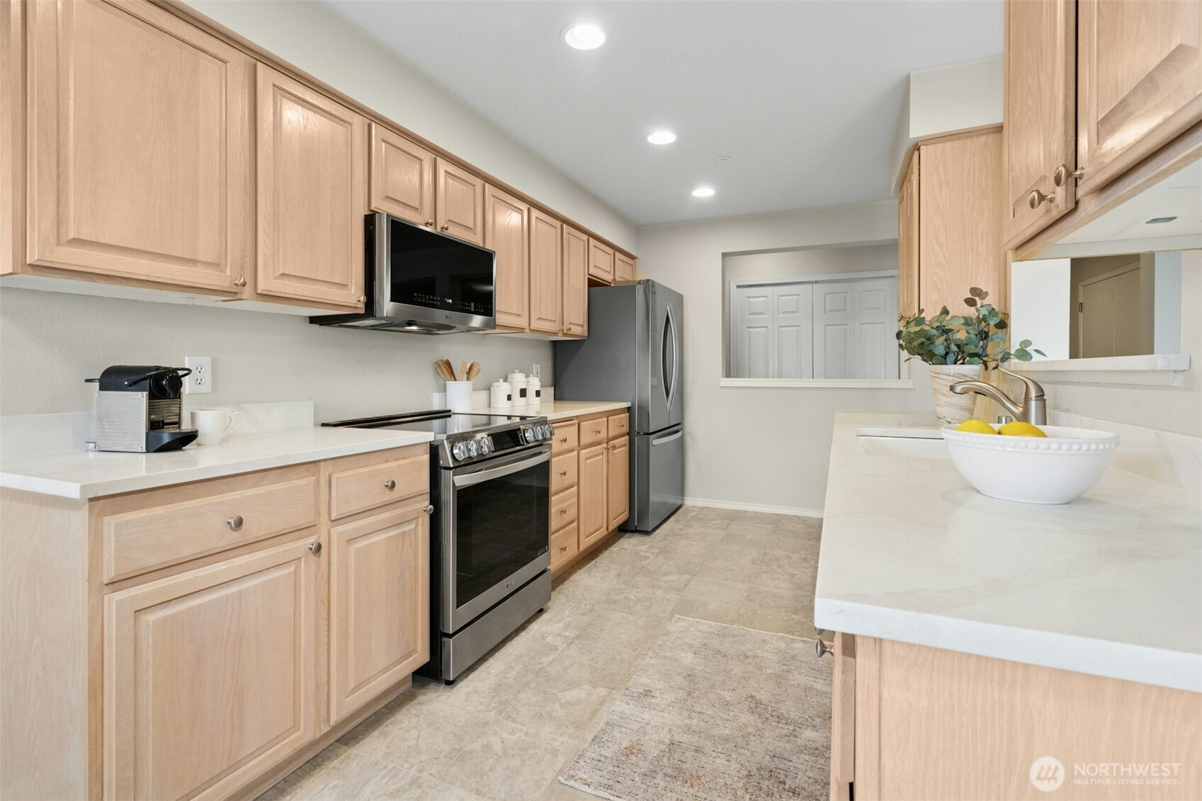 22535 Southeast Highland Circle, Unit 206 Issaquah, WA 98029 - Photo 9 of 31