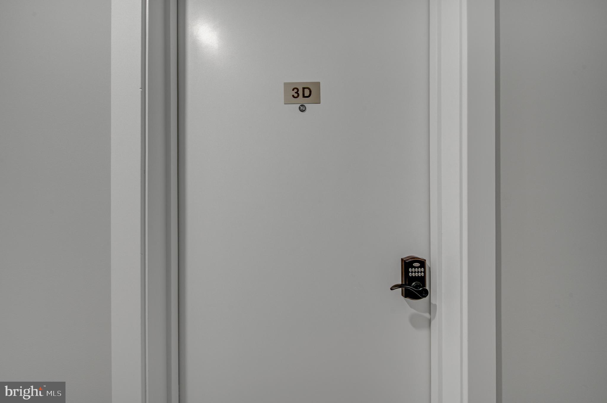 2445 Innovator Way, Unit 3D Philadelphia, PA 19146 - Photo 2 of 19 a bathroom with a shower