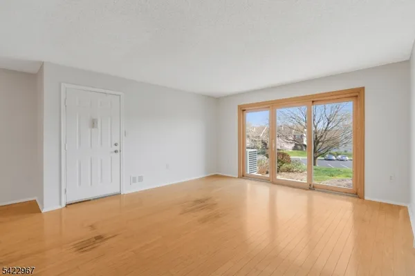 $375,000 | 150 Woodward Lane, Bernards, NJ 07920