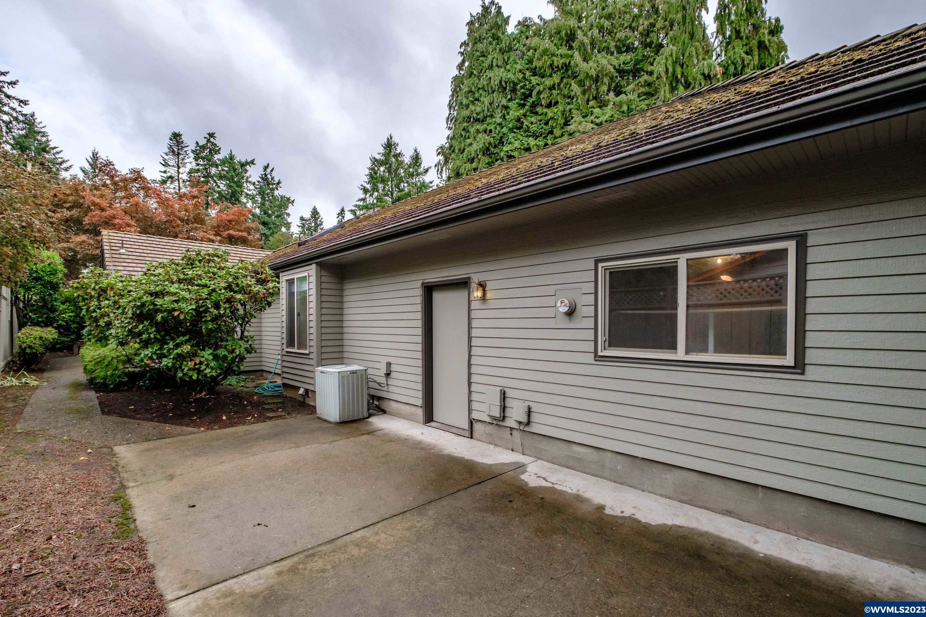 321 Northwest Green Acres Lane Albany, OR 97321 - Photo 37 of 42