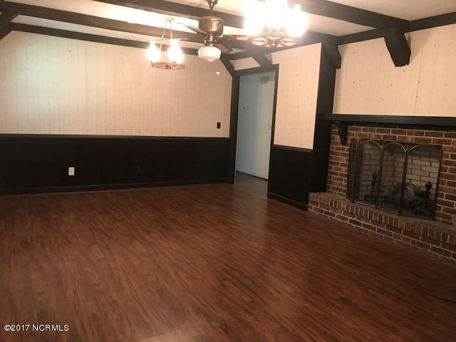 1579 Cobb Road Kinston, NC 28501 - Photo 4 of 12 1579 Cobb den