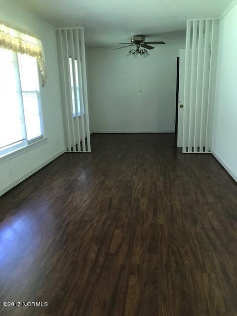 1579 Cobb Road Kinston, NC 28501 - Photo 5 of 12 1579 Cobb IMG_0358