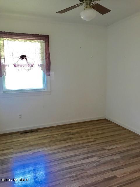 1579 Cobb Road Kinston, NC 28501 - Photo 7 of 12 1579 Cobb bedroom 2
