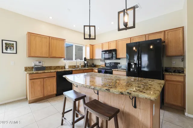 $4,000 | 15941 West Mauna Loa Lane, Surprise, AZ 85379