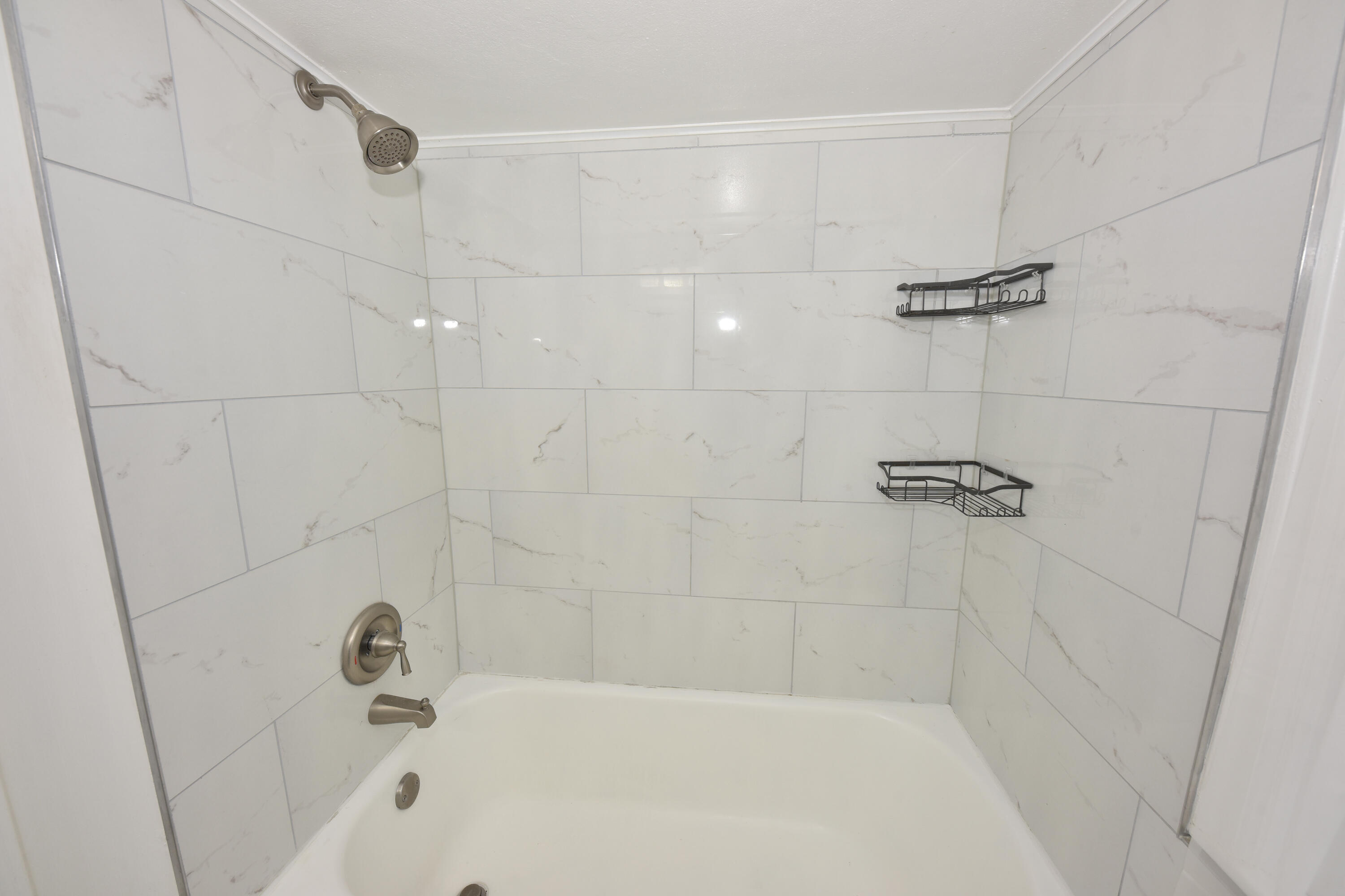 3012 North 70th Street Milwaukee, WI 53210 - Photo 23 of 32 Shower