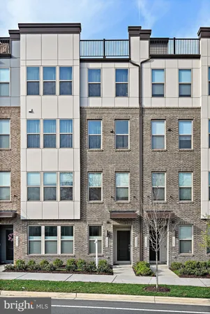 $3,000 | 13556 Innovation Station Loop, Unit 15A, Herndon, VA 20171