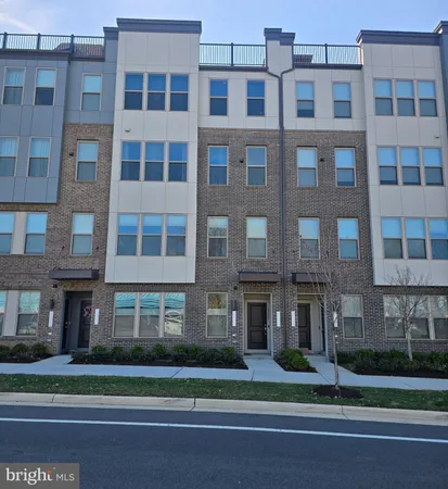 $3,000 | 13556 Innovation Station Loop, Unit 15A, Herndon, VA 20171