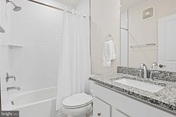 $3,000 | 13556 Innovation Station Loop, Unit 15A, Herndon, VA 20171