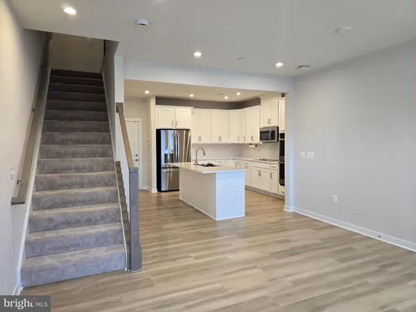 $3,000 | 13556 Innovation Station Loop, Unit 15A, Herndon, VA 20171